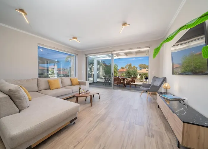 Maria Seaside Apartment